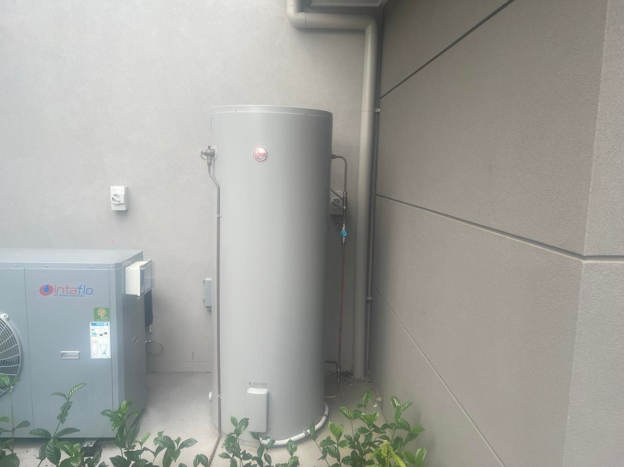 Rheem Electric Hot Water Heater installed by Hills District Plumbing 1